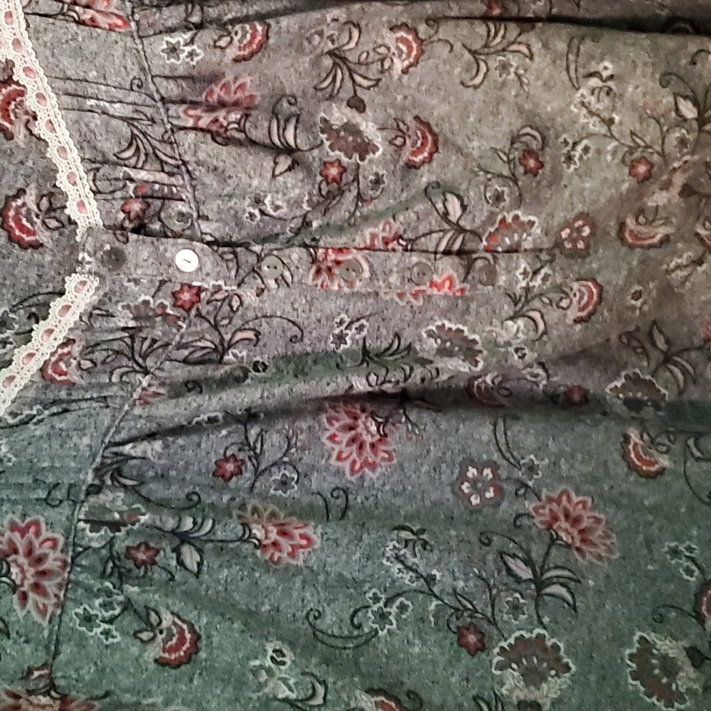 Secret Treasures Nightgown - Picture 6 of 10